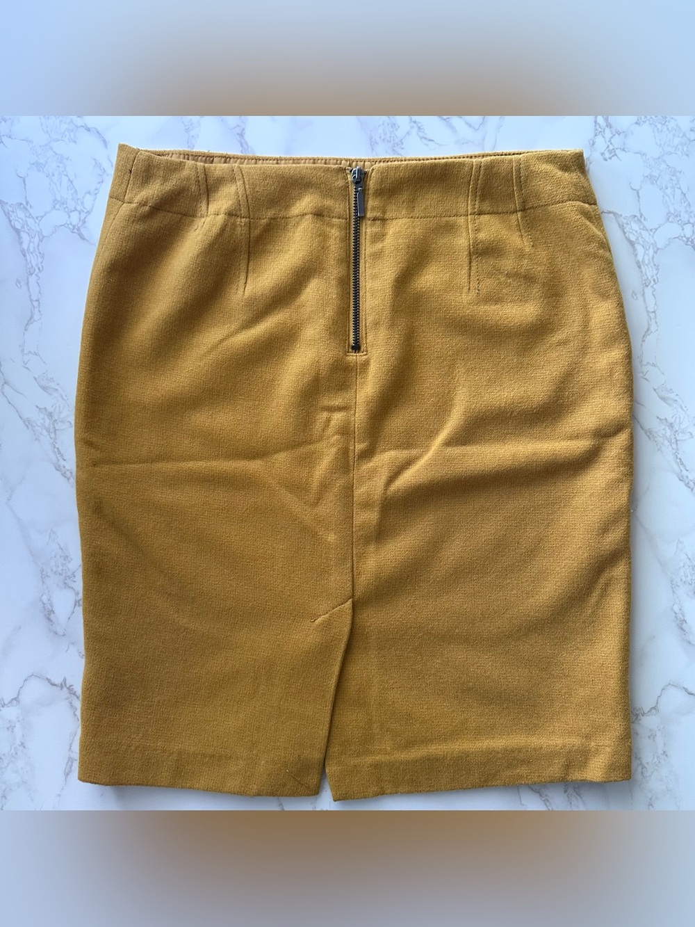 Dalia Collection Modern Fit · Wool-Blend Pencil Skirt